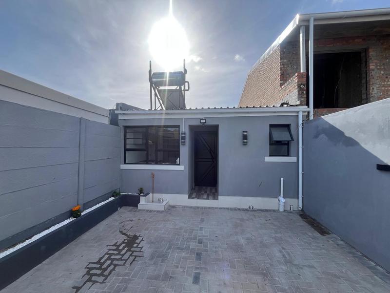 2 Bedroom Property for Sale in Kensington Western Cape